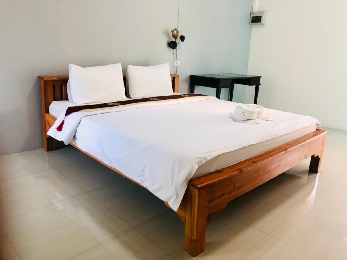 Baanlugchange Hotel Chanthaburi Esterno foto