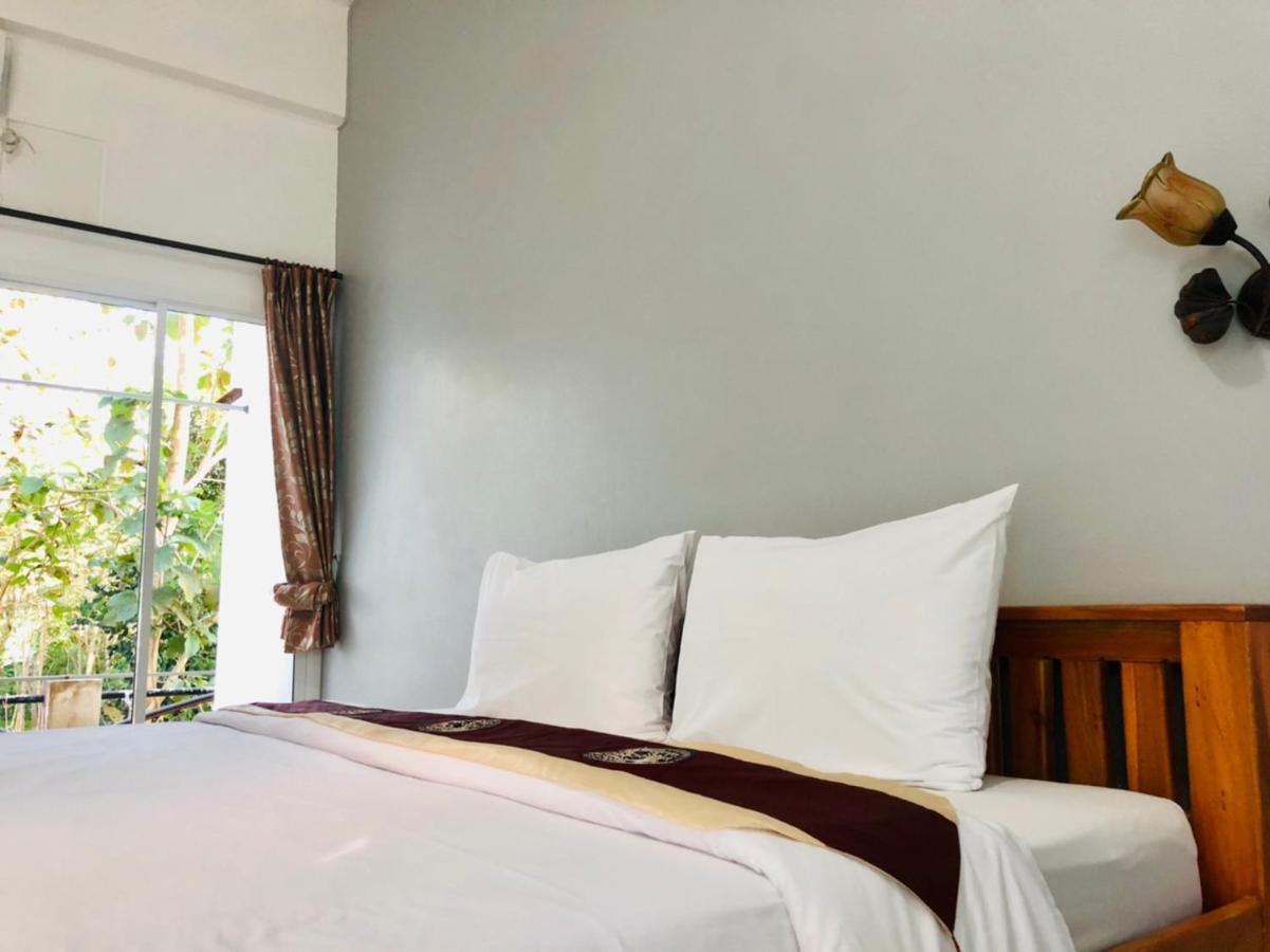 Baanlugchange Hotel Chanthaburi Esterno foto