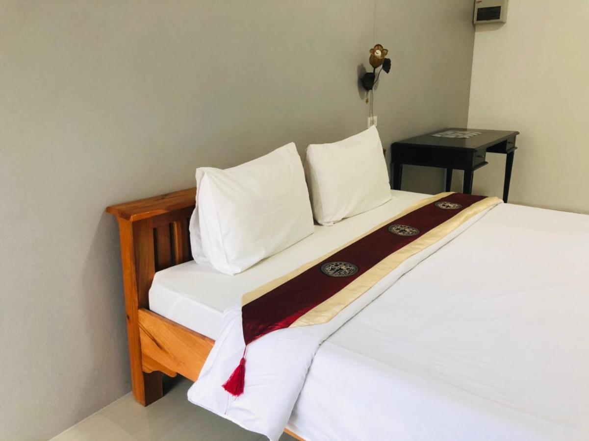 Baanlugchange Hotel Chanthaburi Esterno foto