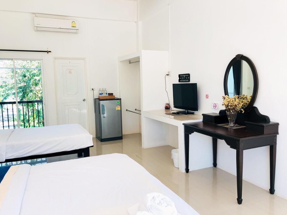 Baanlugchange Hotel Chanthaburi Esterno foto