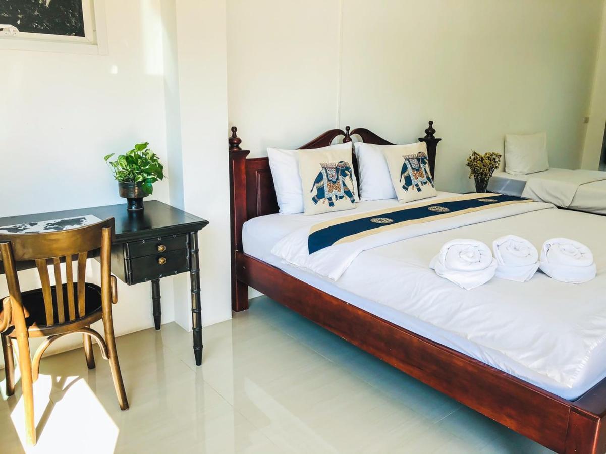 Baanlugchange Hotel Chanthaburi Esterno foto