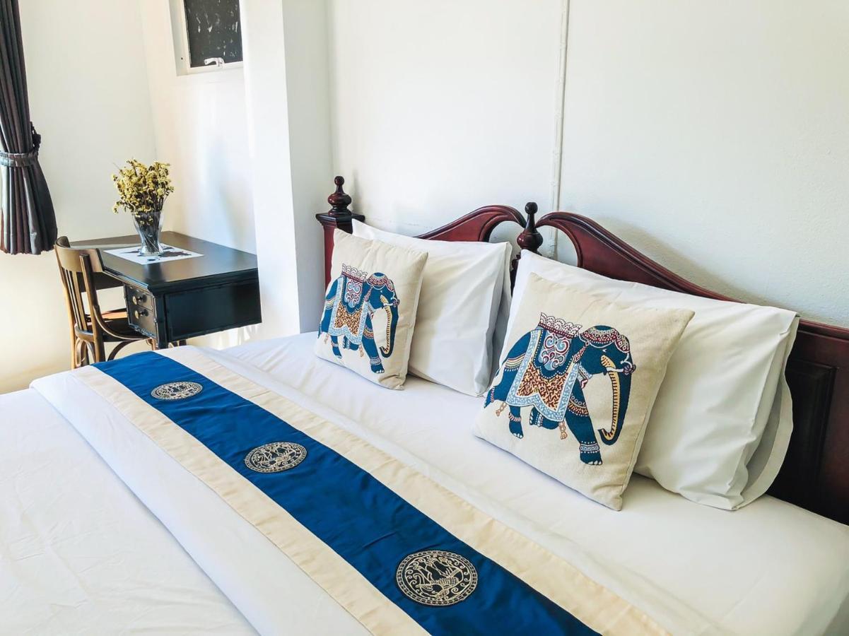 Baanlugchange Hotel Chanthaburi Esterno foto