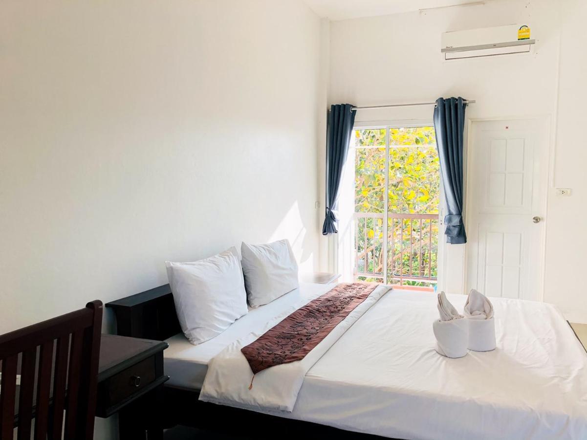 Baanlugchange Hotel Chanthaburi Esterno foto