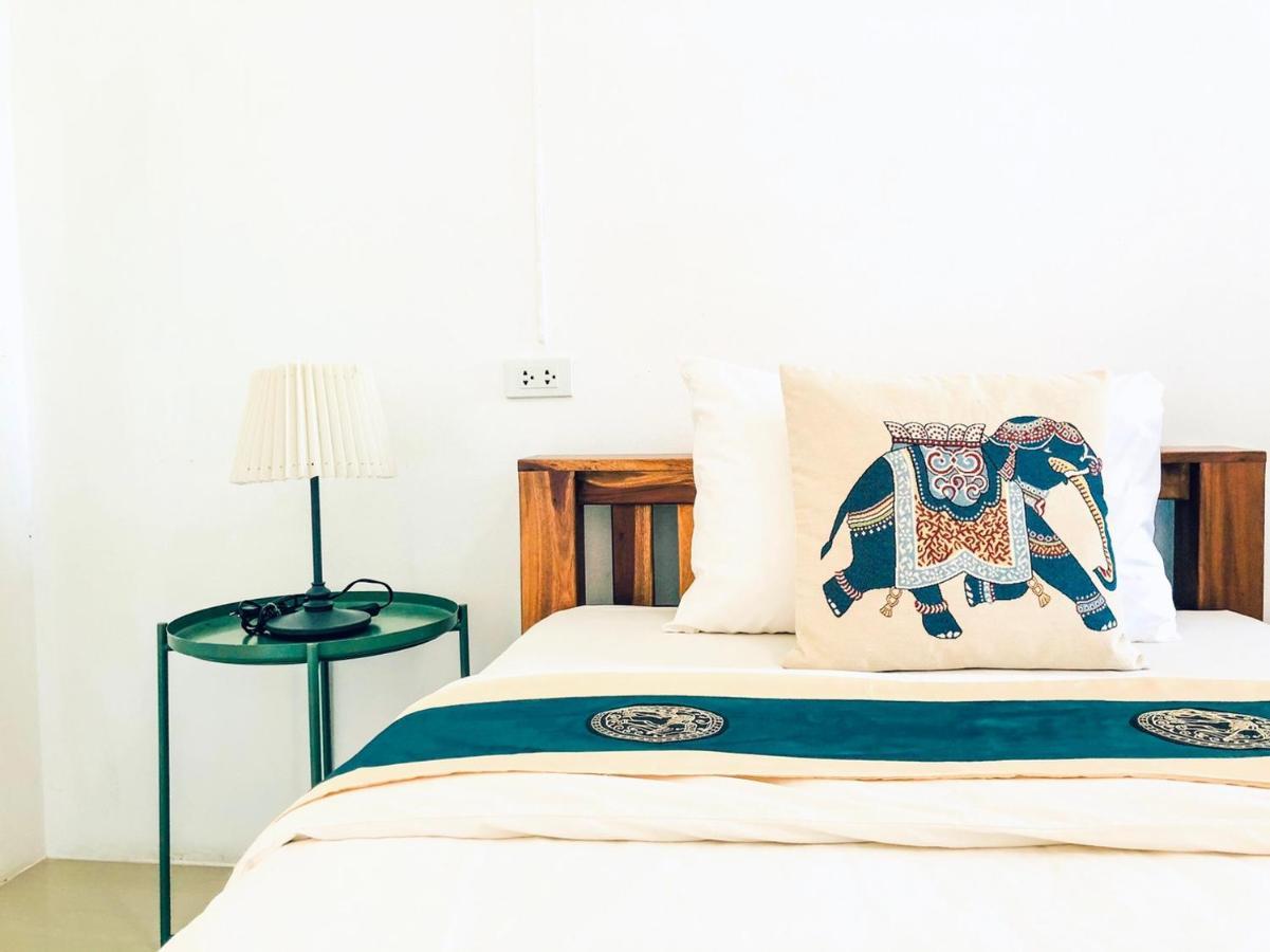 Baanlugchange Hotel Chanthaburi Esterno foto
