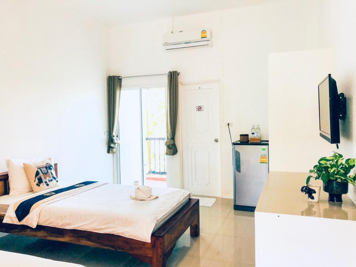 Baanlugchange Hotel Chanthaburi Esterno foto