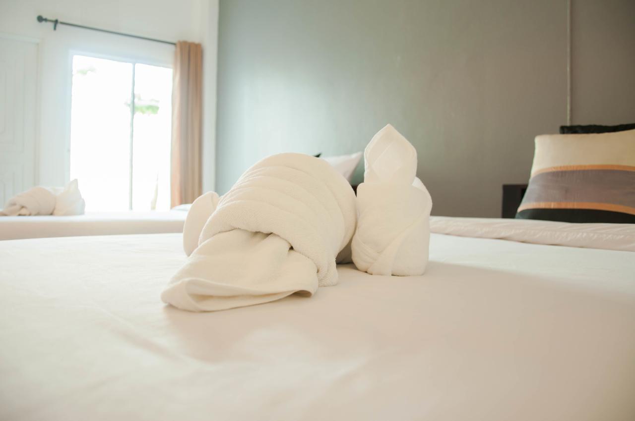 Baanlugchange Hotel Chanthaburi Esterno foto
