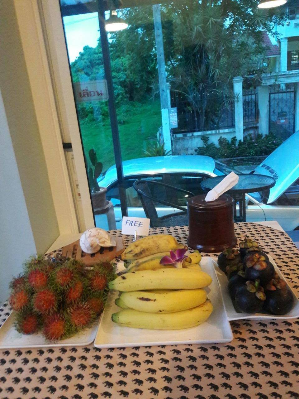 Baanlugchange Hotel Chanthaburi Esterno foto